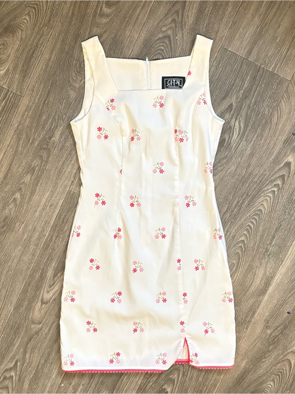 VTG 90’s City Triangles white and pink floral a line dress